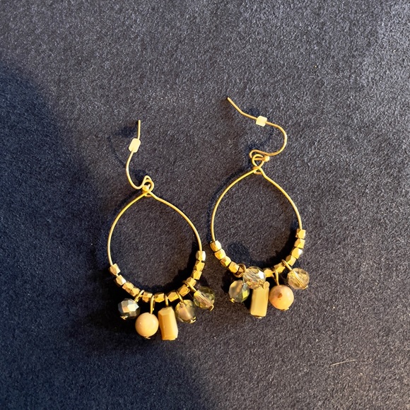 Gold hoop earrings with beads - Picture 2 of 2